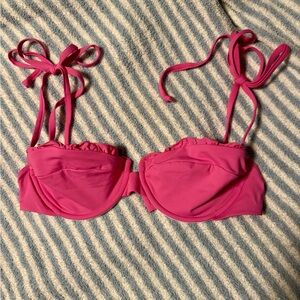 dippin daisy bikini top!